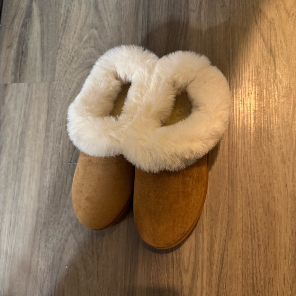Pink Lily Tan and White Cozy Slippers